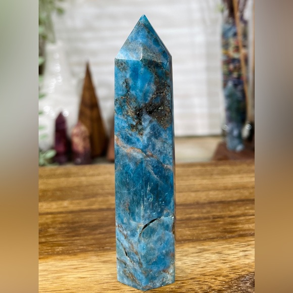 1230 Blue Apatite Crystal Tower - Picture 8 of 9
